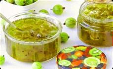 Tsar's delicacy gooseberry jam with oranges for the winter