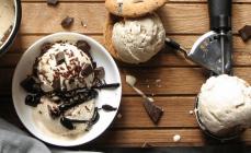 Making homemade ice cream with simple recipes