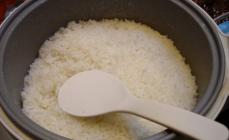 How to cook crumbly rice in a slow cooker